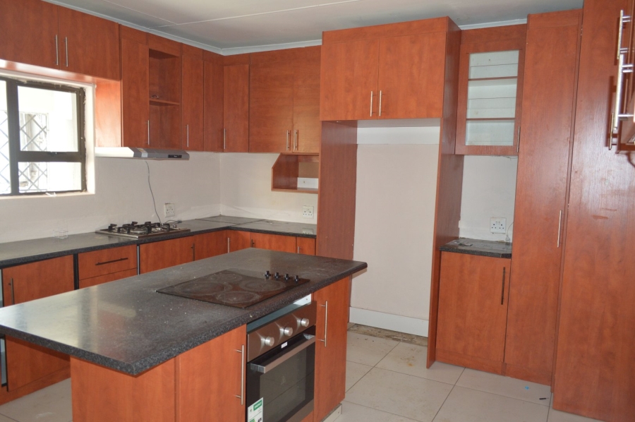 5 Bedroom Property for Sale in Flamwood North West